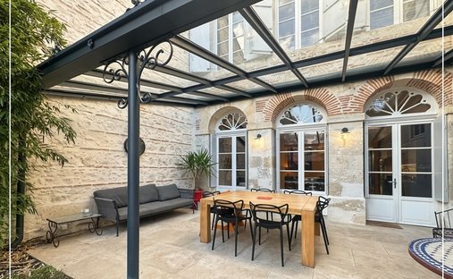 Agen Charming Estate With Manor House, Caretaker's House, Barn For Events, River, Lake 19 Hectares