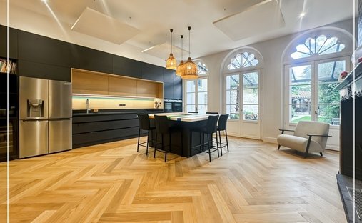 Agen Charming Estate With Manor House, Caretaker's House, Barn For Events, River, Lake 19 Hectares