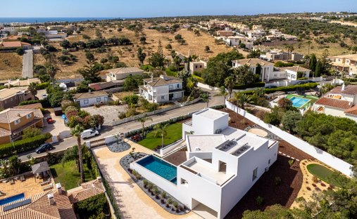 Villa in Sao Goncalo de Lagos, Algarve, Portugal 1