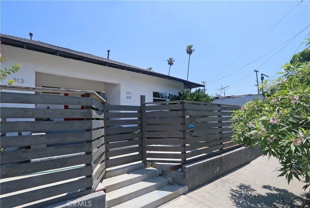 Los Angeles, California, United States 4 - 16558800