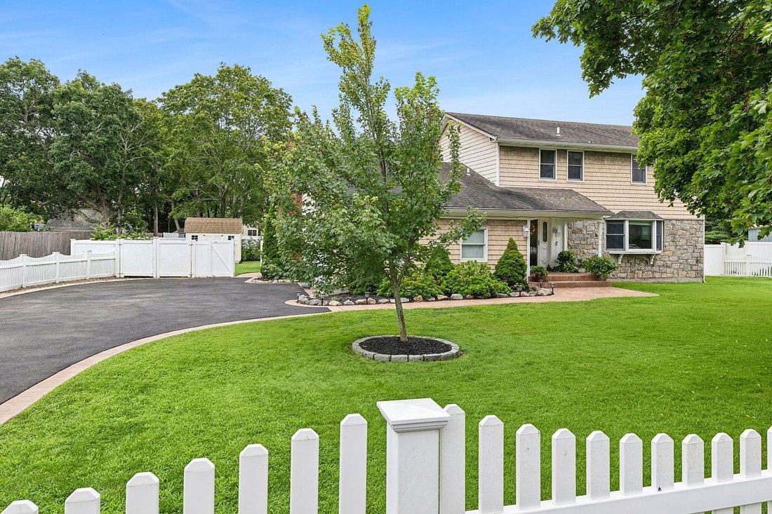 Hampton Bays, New York, United States 1 - 16658567