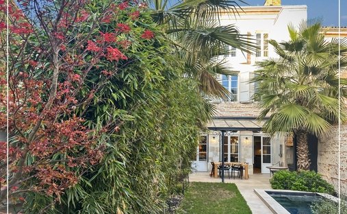 Agen Charming Estate With Manor House, Caretaker's House, Barn For Events, River, Lake 19 Hectares