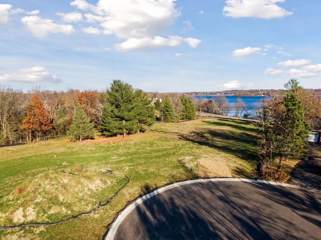 House in Chanhassen, Minnesota, United States 3 - 16656929