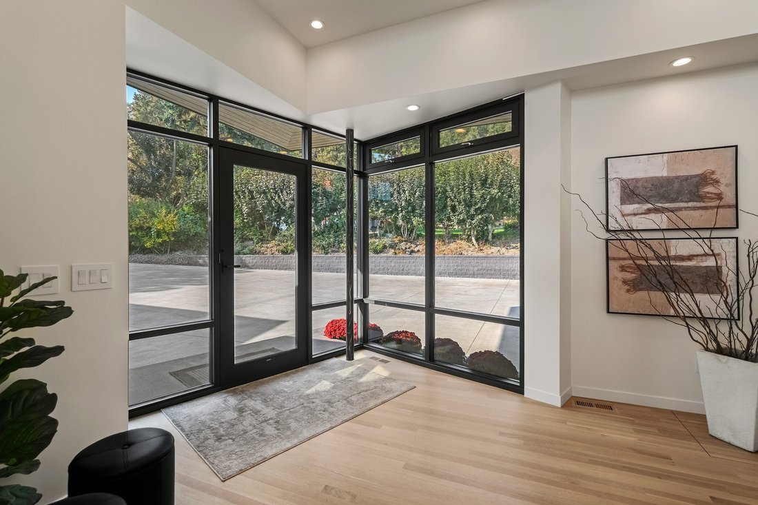 House in West Kelowna, British Columbia, Canada 4 - 16658791