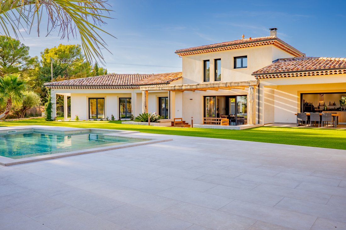 Villa in Flayosc, Provence-Alpes-Côte d'Azur, France 2 - 16657859