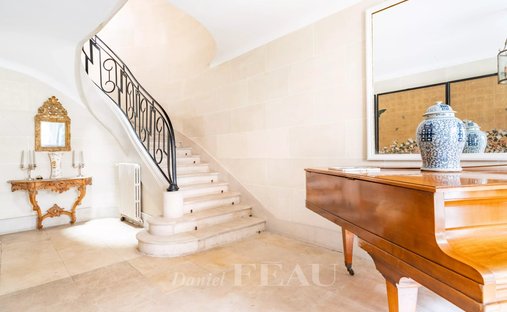 House in Saint James-Delabordère, Neuilly-sur-Seine, France 1