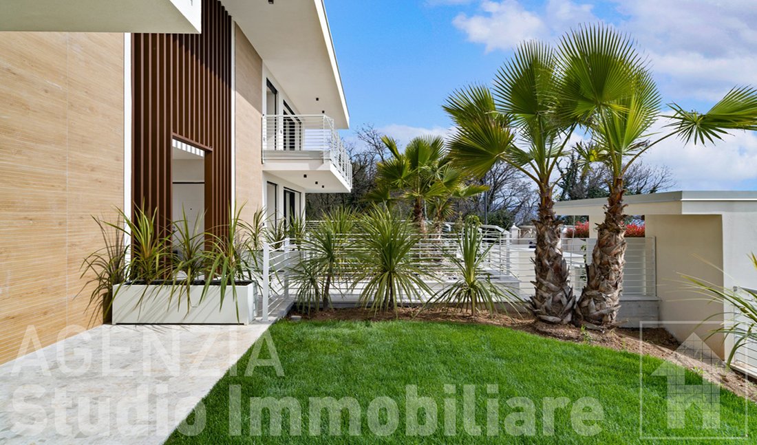 Apartment in Padenghe sul Garda, Lombardy, Italy 4 - 16657616