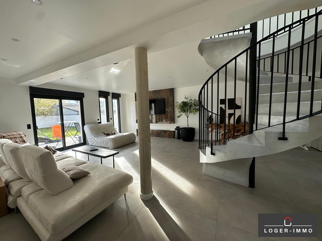 House in Aulnay-sous-Bois, Ile-de-France, France 3 - 16659281