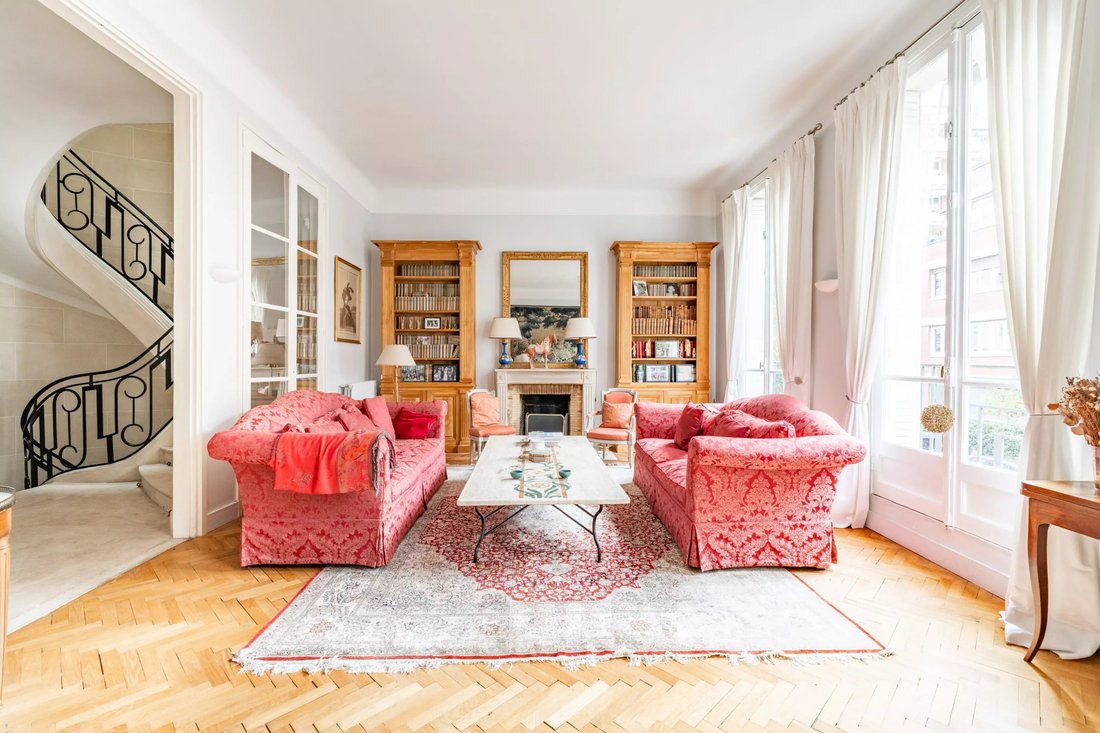Maison à Saint James-Delabordère, Neuilly-sur-Seine, France 1 - 15689080