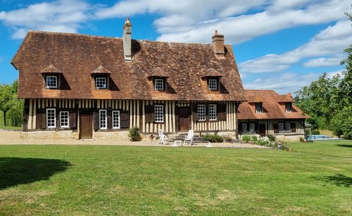 Castle for Sale in Pont-l'Évêque, Normandy, France