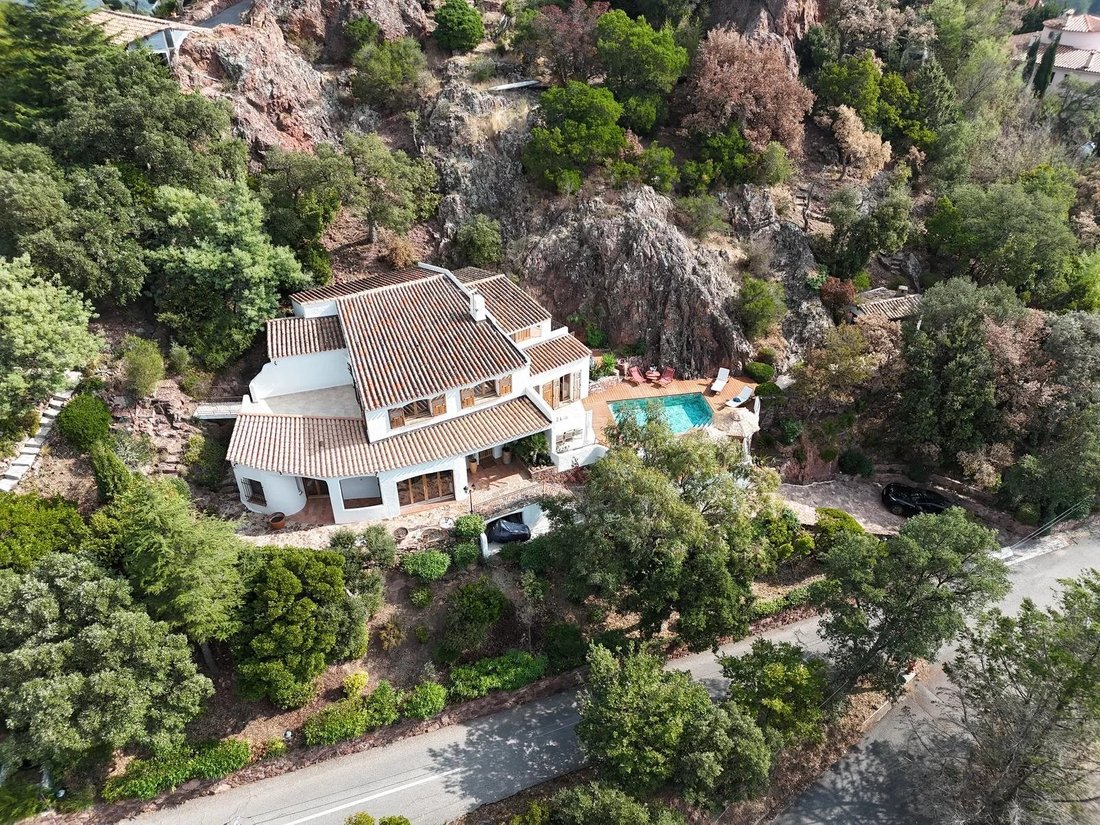 House in Exterieurs, Frejus, France 2 - 16650697