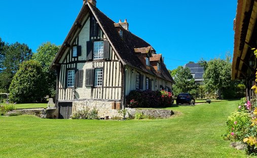 Castle for Sale in Pont-l'Évêque, Normandy, France