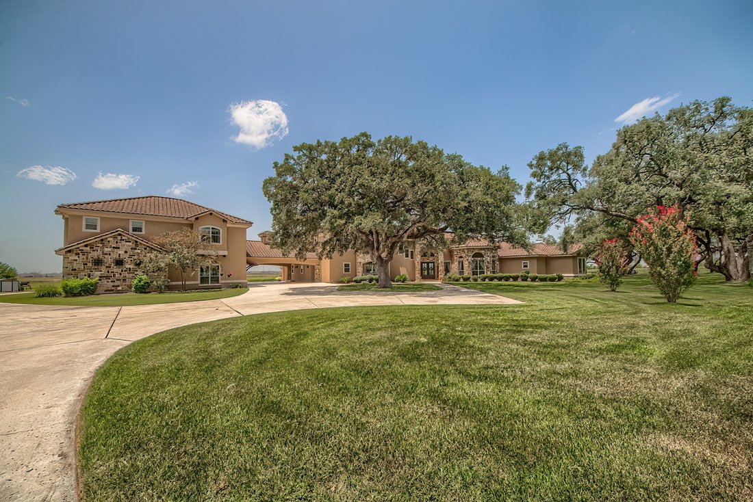 House in Seguin, Texas, United States 4 - 16656914