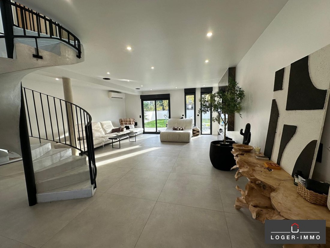 House in Aulnay-sous-Bois, Ile-de-France, France 2 - 16659281