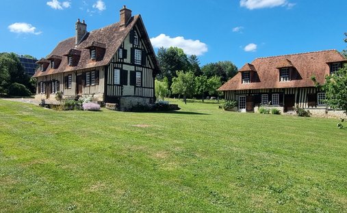 Castle for Sale in Pont-l'Évêque, Normandy, France