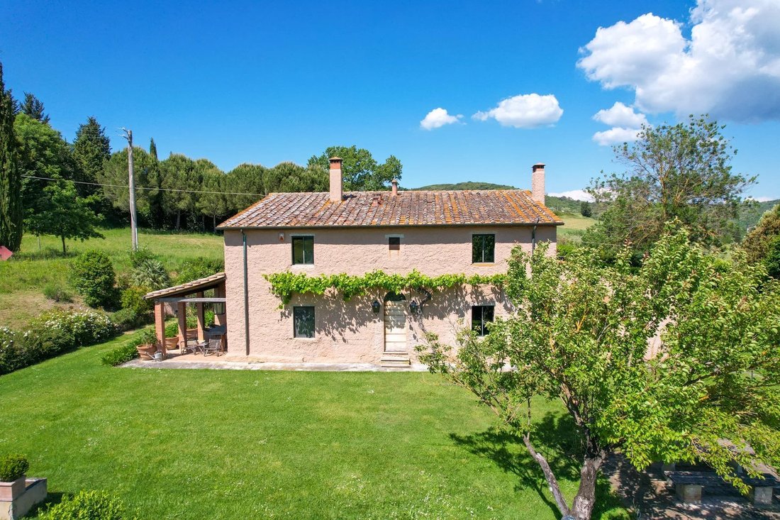 Villa in Riparbella, Tuscany, Italy 3 - 16656357
