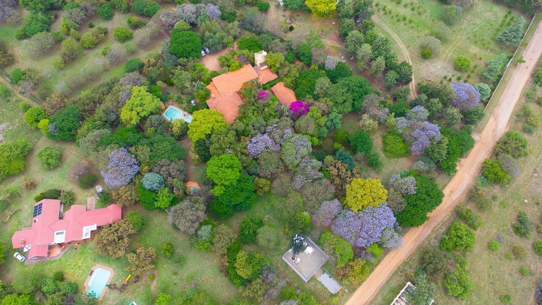 Farm Ranch in Kyalami AH, Gauteng, South Africa 2 - 16657745