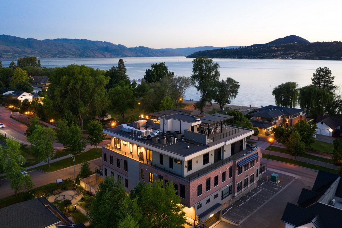 Stunning Kelowna Penthouses Architecture image