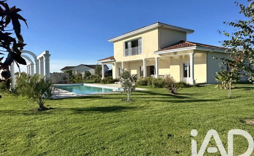 House in Toujouse, Occitania, France 1