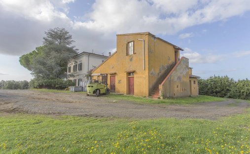 Farm Ranch in Casale Marittimo, Tuscany, Italy 1