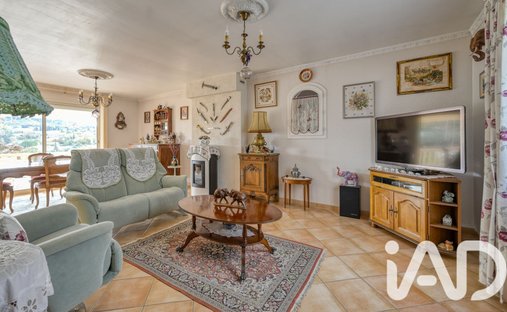 Castle for Sale in Manosque, Provence-Alpes-Côte d'Azur, France