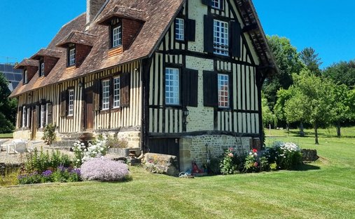 Castle for Sale in Pont-l'Évêque, Normandy, France