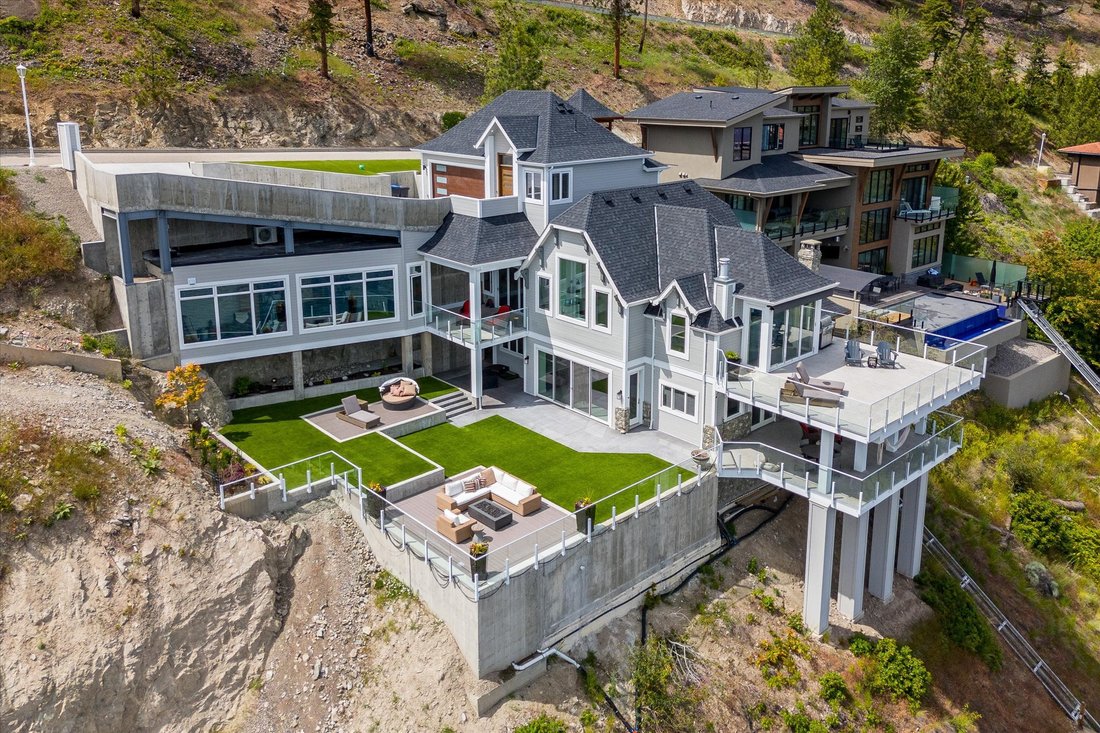 House in West Kelowna, British Columbia, Canada 1 - 16658832
