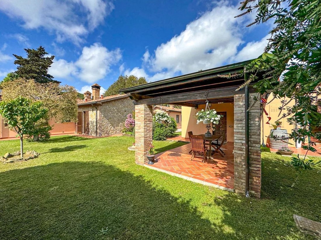 House in Cecina Centro, Cecina, Tuscany 1 - 16656216