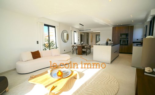 Apartment in Vieille Ville, Antibes, France 1