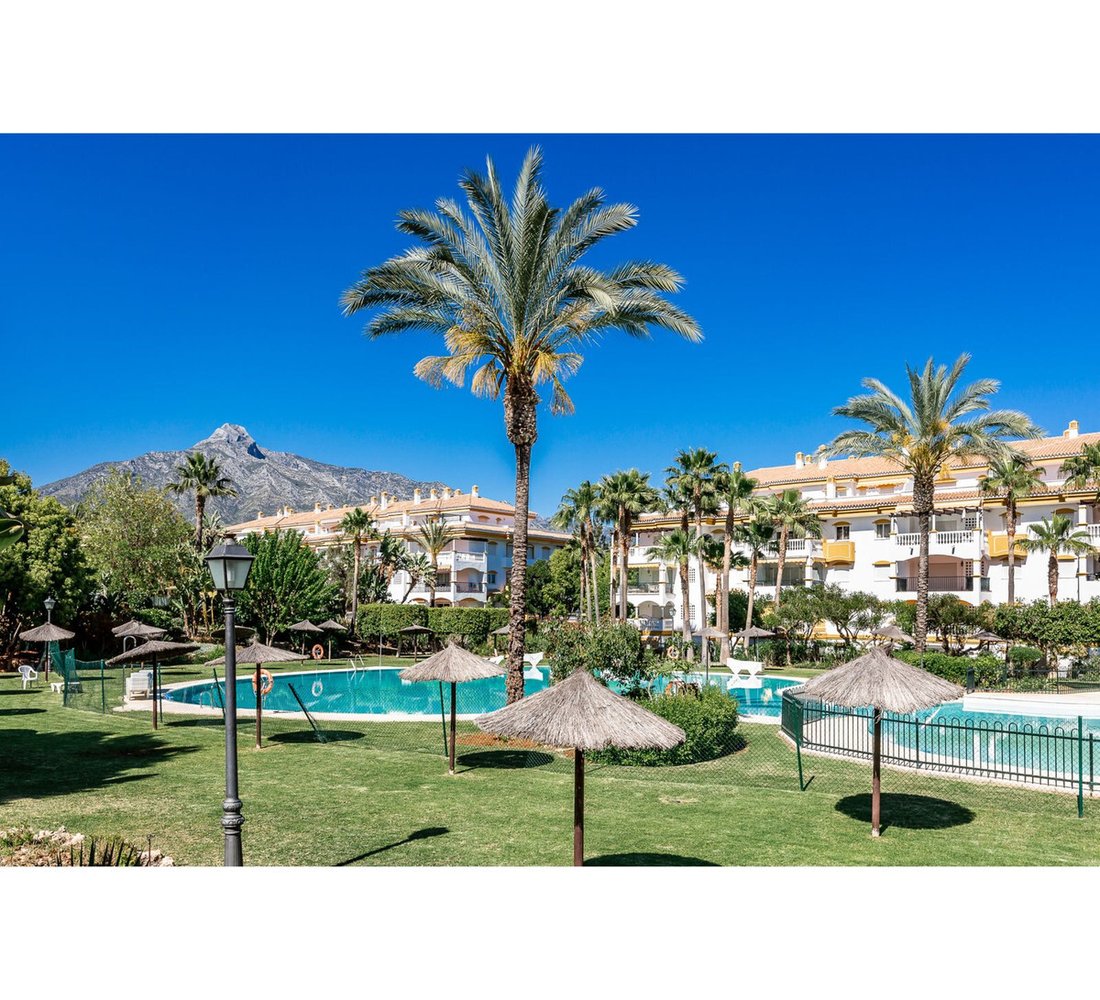 Apartamento en Playa Puerto Banús, Marbella, España 3 - 16656710