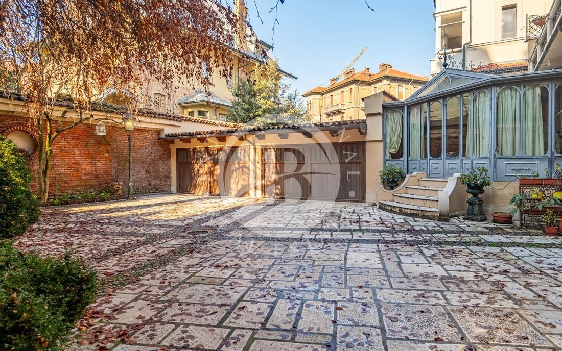 Villa in Center, Turin, Piedmont 4 - 16656278