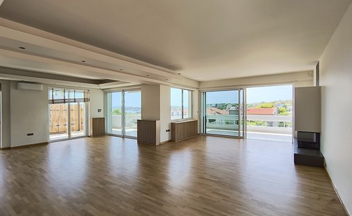 Apartment in Vouliagmeni, Attica, Greece 1