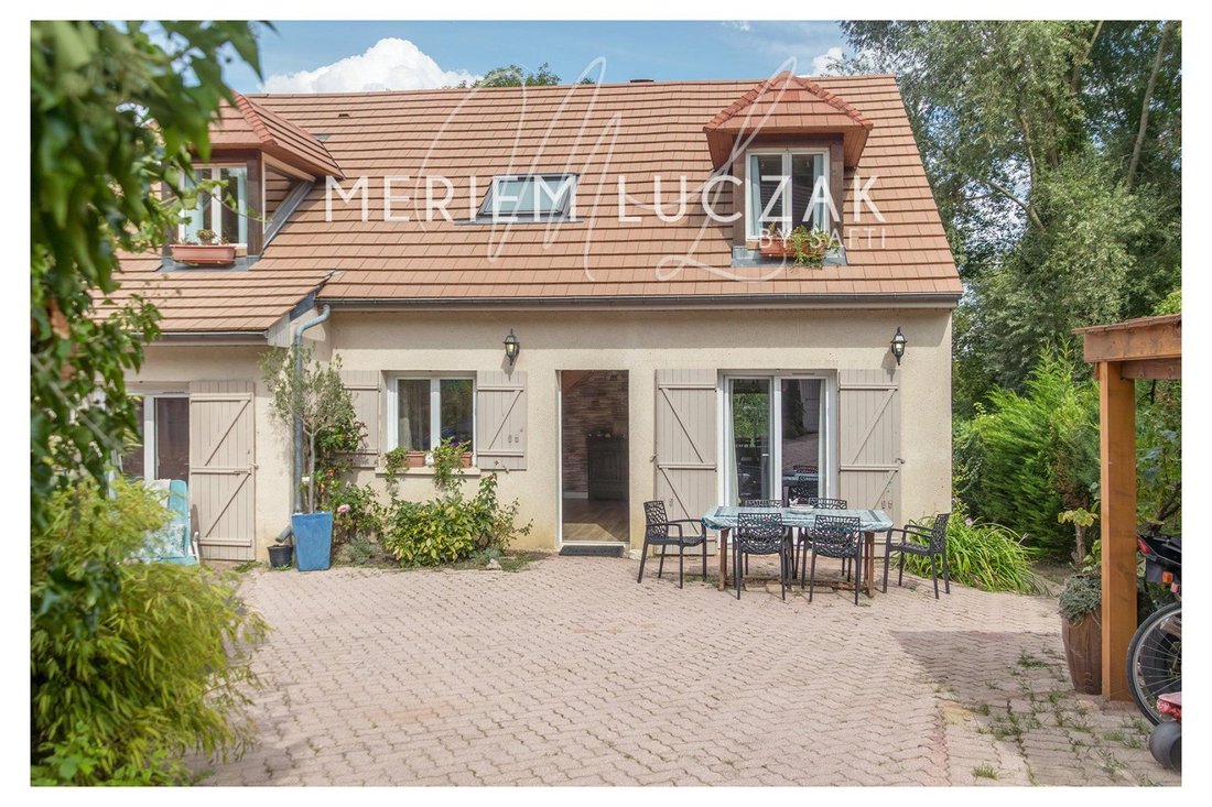 House in Orgeval, Ile-de-France, France 2 - 16474919