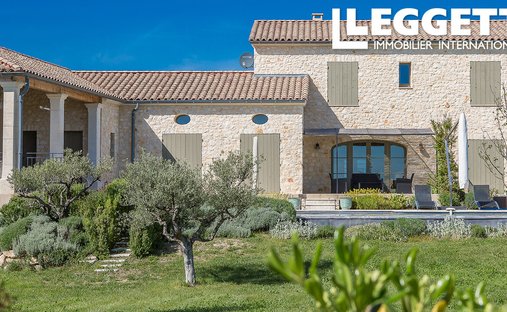 13th Historic Castle With Majestic Park And Pool