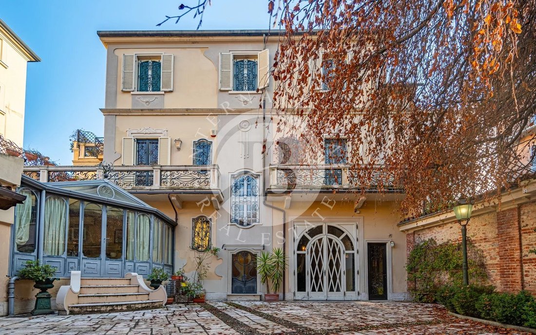 Villa in Center, Turin, Piedmont 1 - 16656278