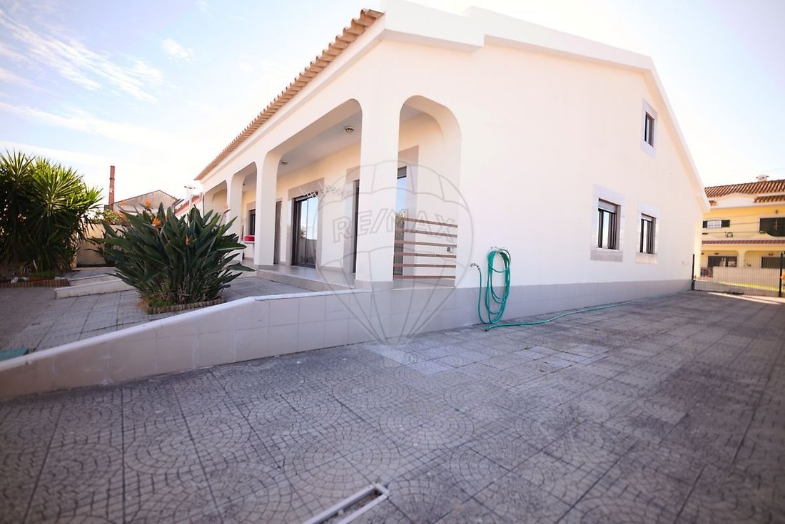 House in Sarilhos Grandes, Setubal, Portugal 3 - 16656637