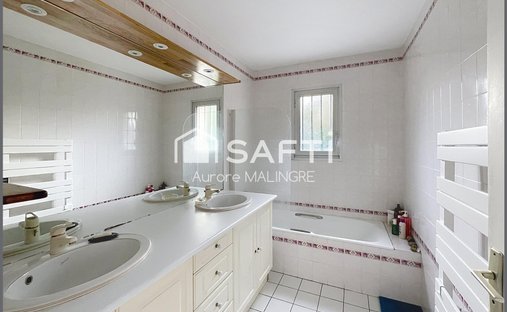 Castle for Sale in Treillières, Pays de la Loire, France