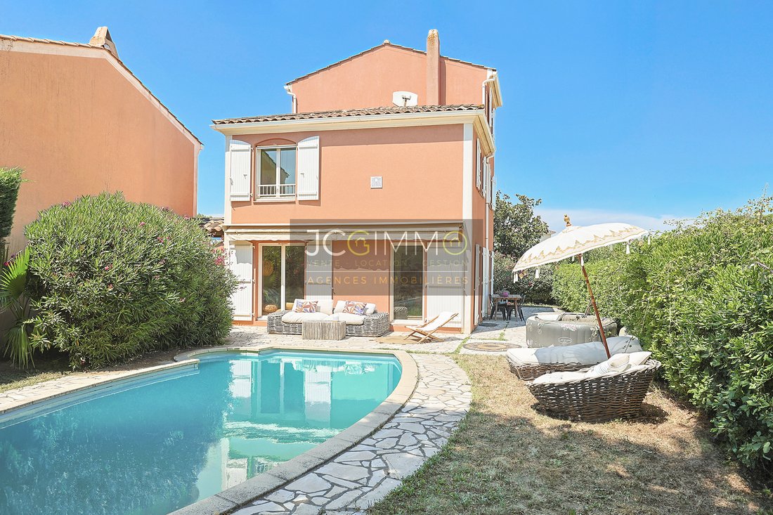 Villa in Centre Ville, Cogolin, France 1 - 16655262