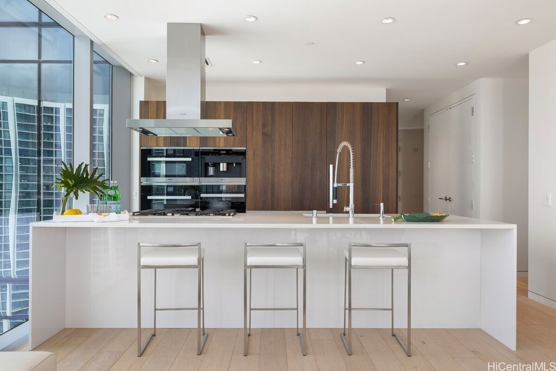Condo in Honolulu, Hawaii, United States 5 - 16657297