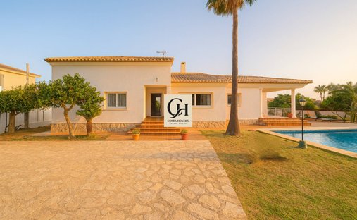 Villa in Dénia, Land Valencia, Spanien 1