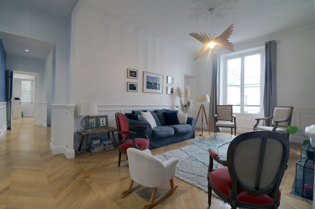 Apartment in Notre Dame, Versailles, France 3 - 16656238