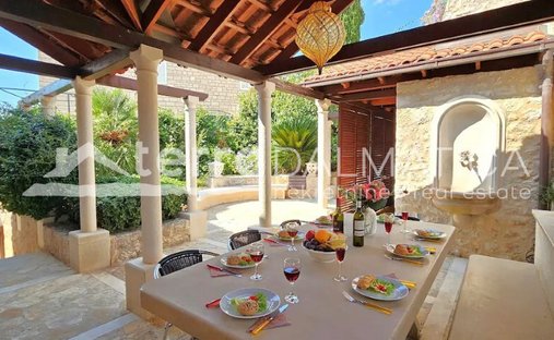 House in Dol, Split-Dalmatia County, Croatia 1