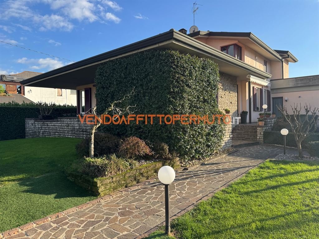Villa in Palazzolo sull'Oglio, Lombardy, Italy 2 - 16615436