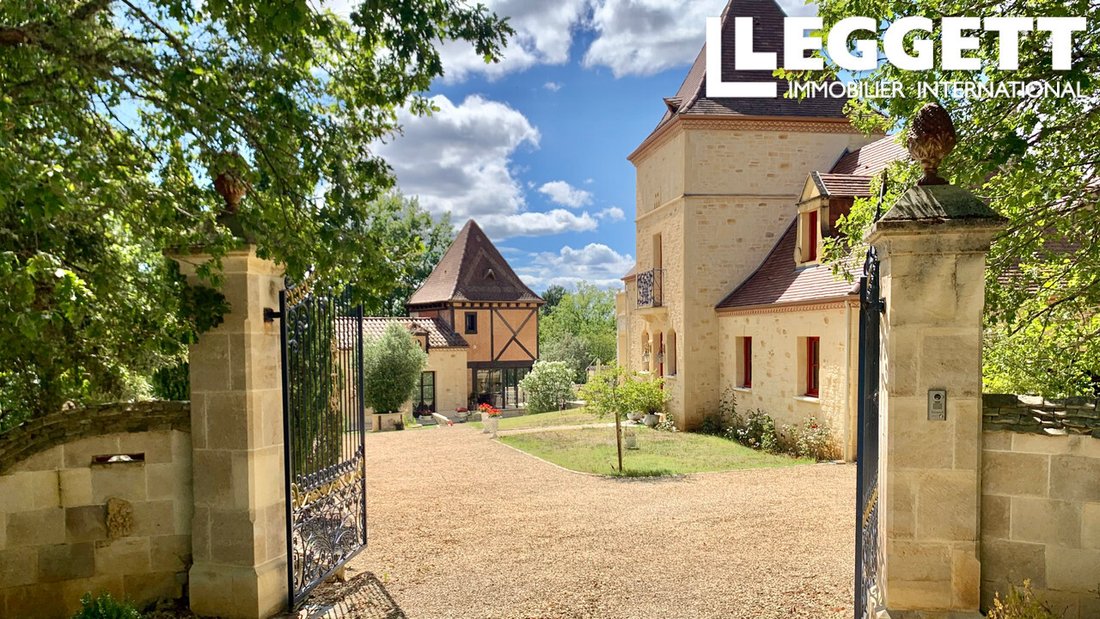House in Sarlat-la-Canéda, Nouvelle-Aquitaine, France 2 - 15176112