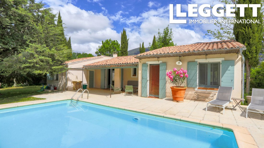 Chalet in Rustrel, Provence-Alpes-Côte d'Azur, France 2 - 15765998