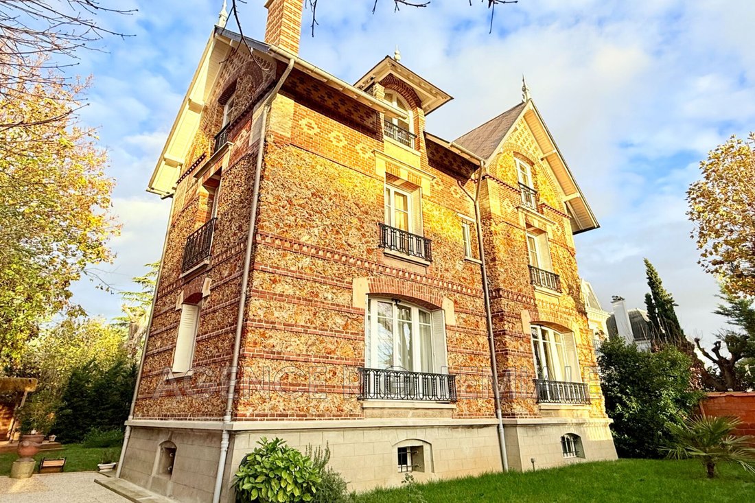 Villa in Chateau, Maisons-Laffitte, France 2 - 16659964