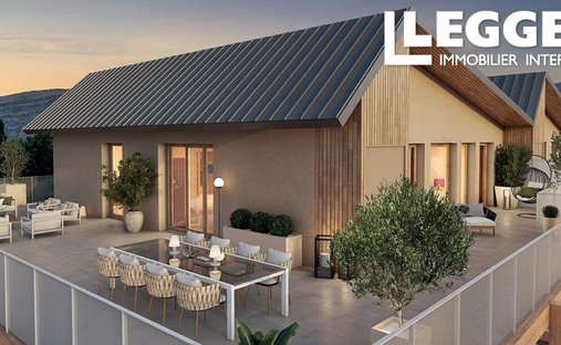 Castle for Sale in Saint-Julien-en-Genevois, Auvergne-Rhône-Alpes, France