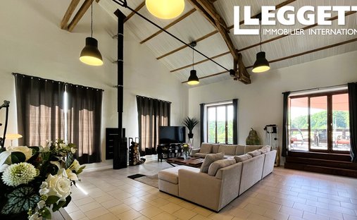 Castle for Sale in Lessac, Nouvelle-Aquitaine, France - 4