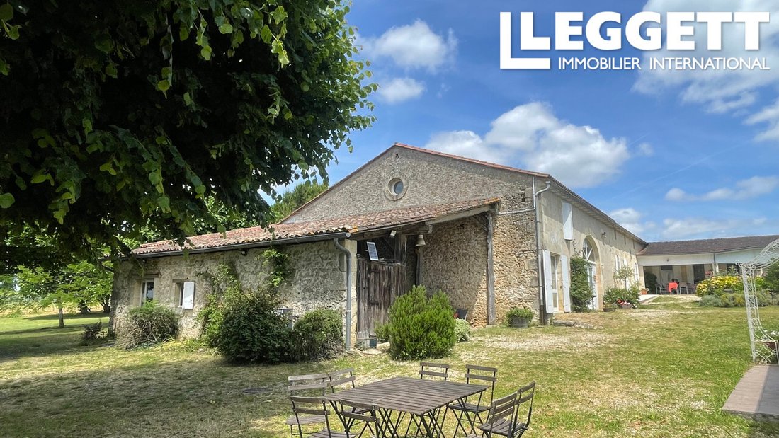 Farm Ranch in Saint-Sulpice-de-Faleyrens, Nouvelle-Aquitaine, France 4 - 15738192