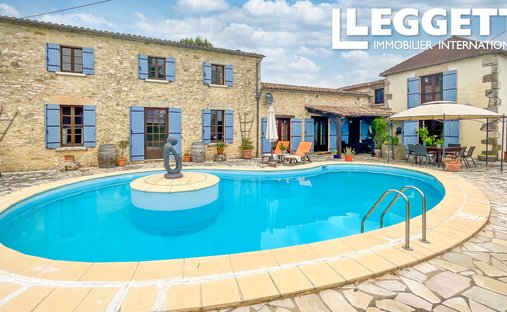 House in Duras, Nouvelle-Aquitaine, France 1